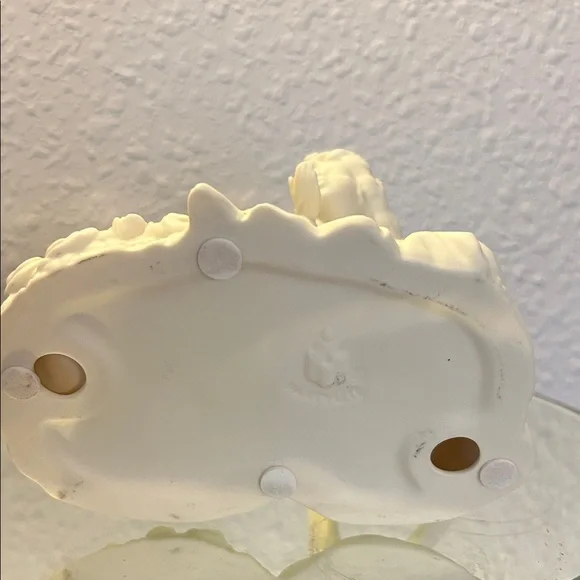 White Fairy Figurine with Rose Bowl - Picture 8 of 10